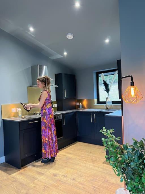 Luxury Lodge In The Treetops Llanbrynmair Bagian luar foto