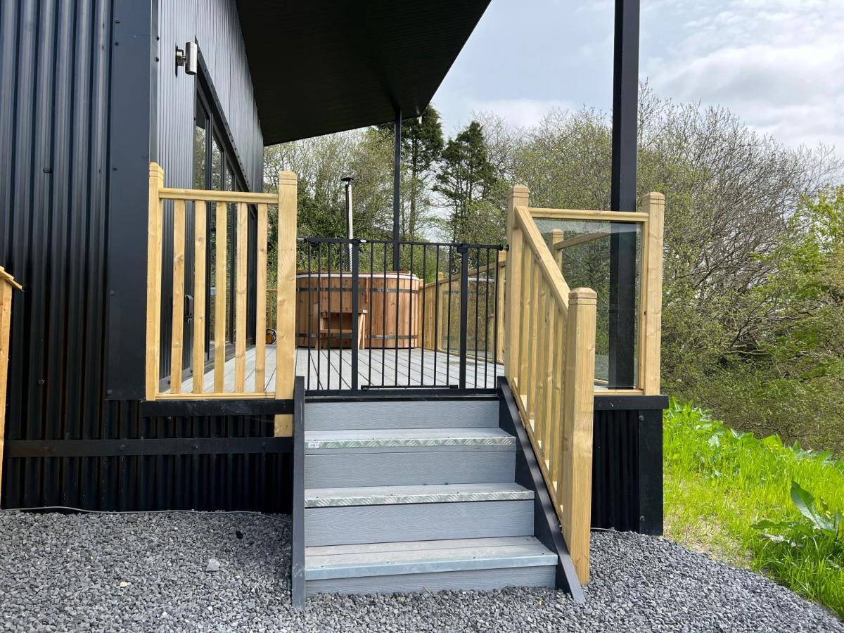 Luxury Lodge In The Treetops Llanbrynmair Bagian luar foto